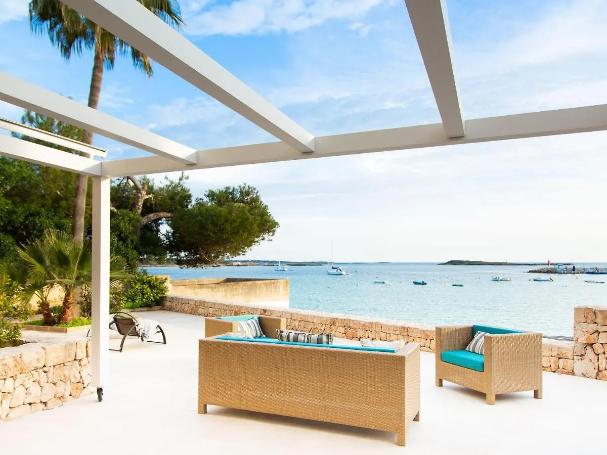 Contacts de Es Turo, Luxury Beachfront Apartment In Colonia San Jordi
